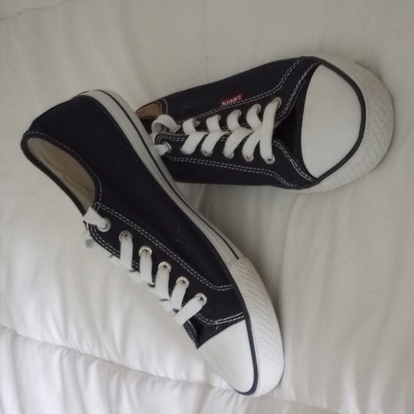 COPY - Navy blue women's  Levi canvas shoes - Picture 1 of 6